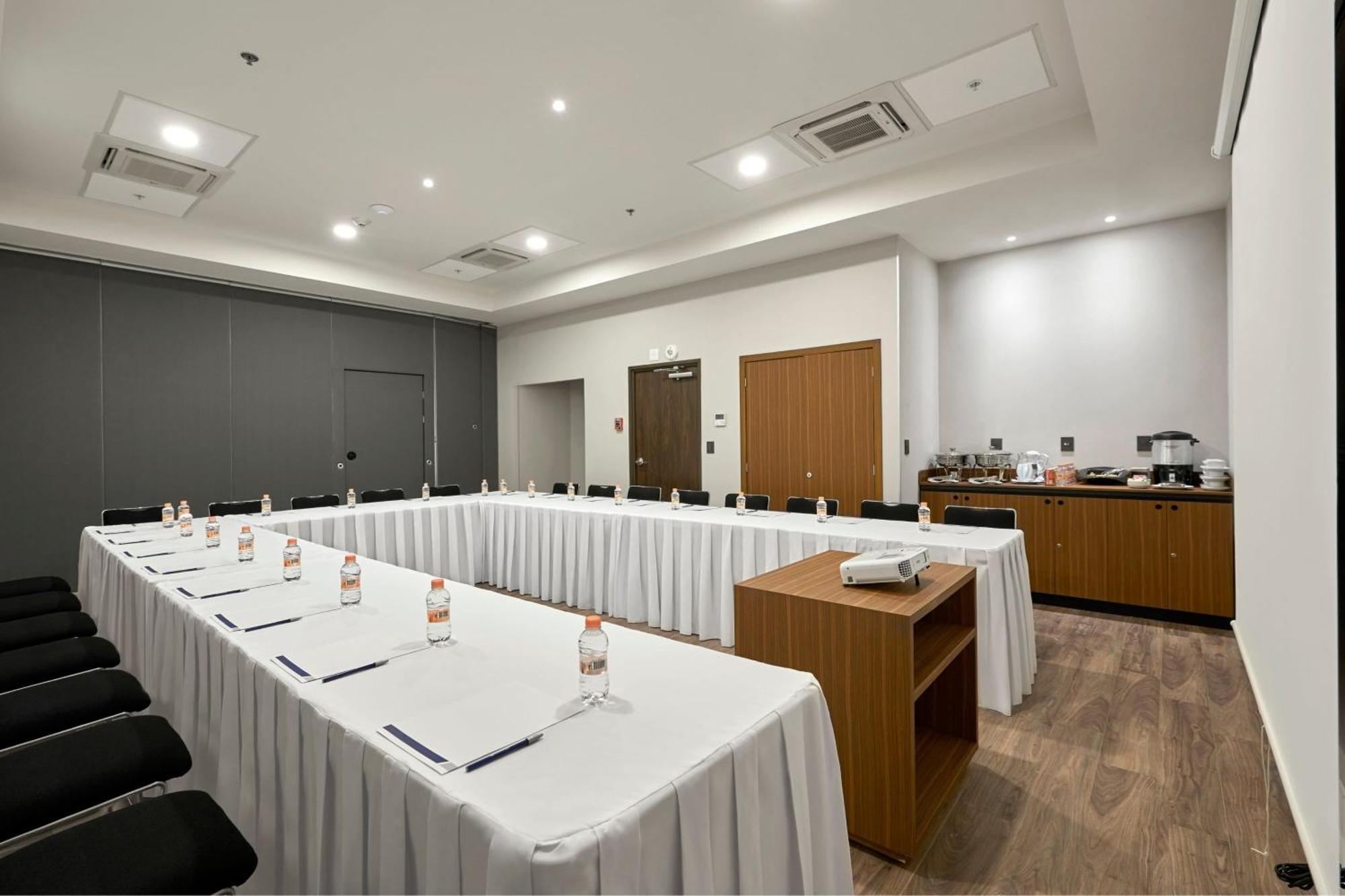 City Express Suites By Marriott Silao Aeropuerto Exterior foto