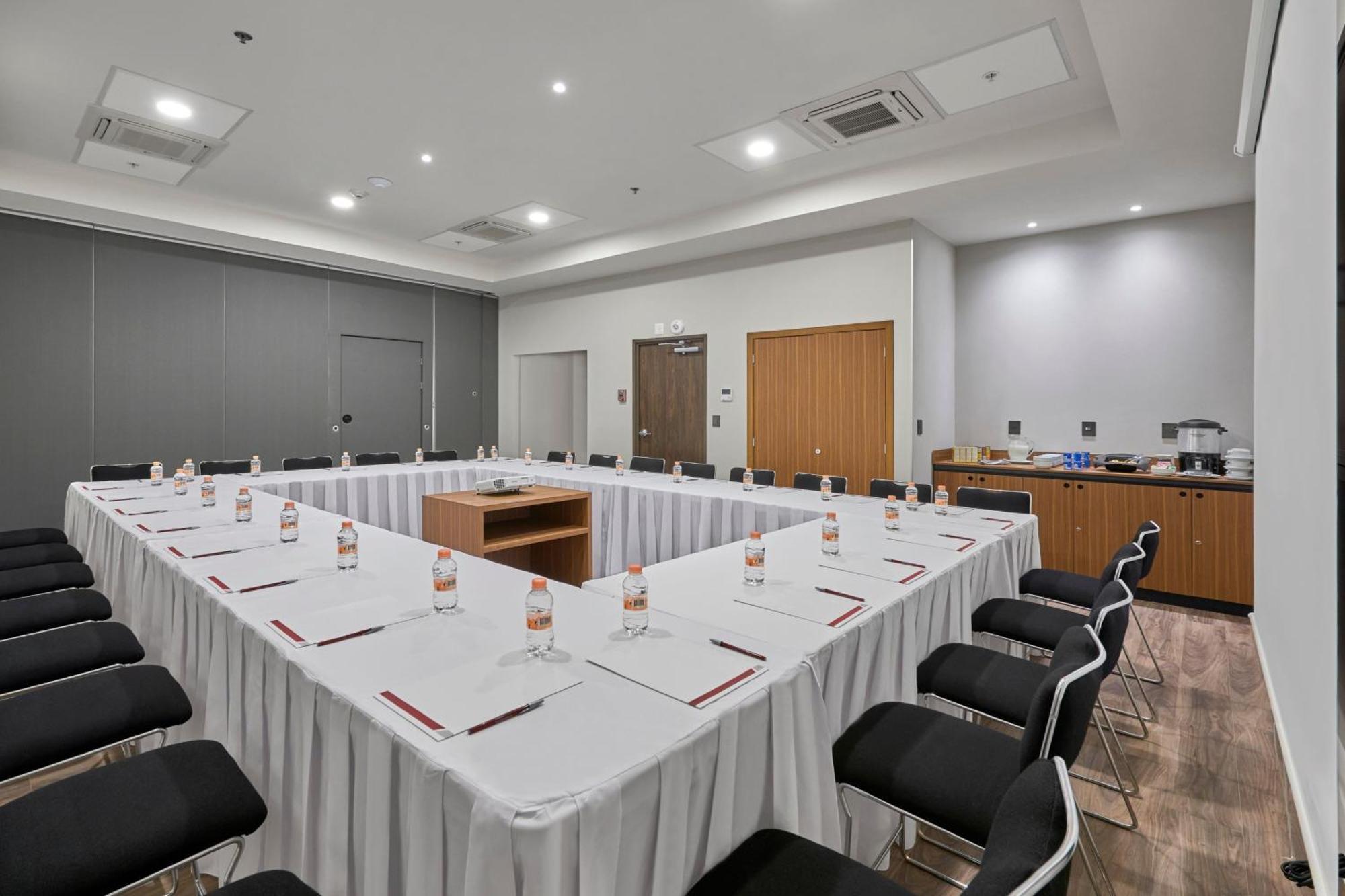 City Express Suites By Marriott Silao Aeropuerto Exterior foto
