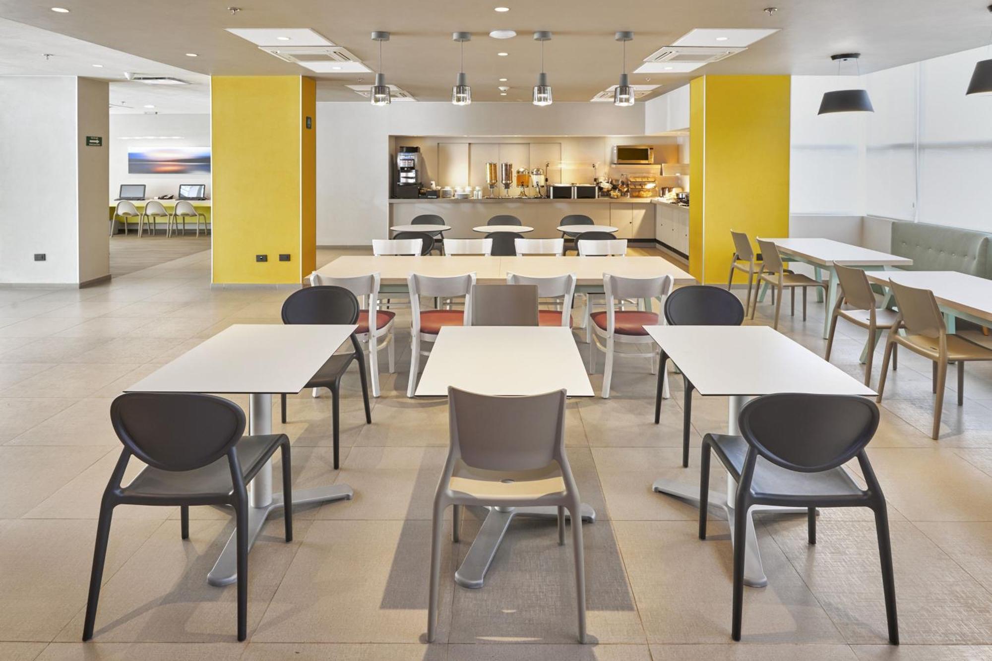 City Express Suites By Marriott Silao Aeropuerto Exterior foto