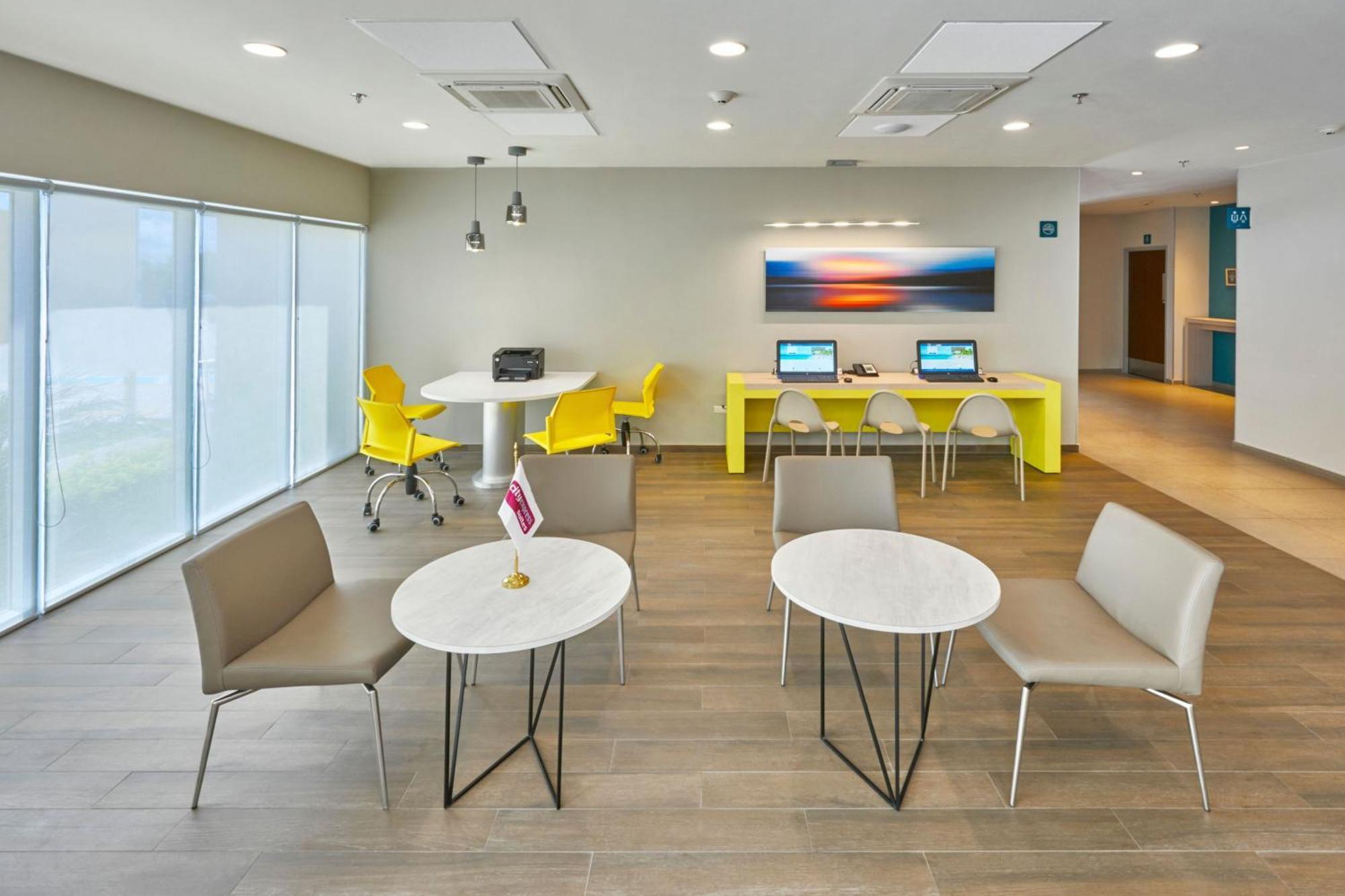 City Express Suites By Marriott Silao Aeropuerto Exterior foto