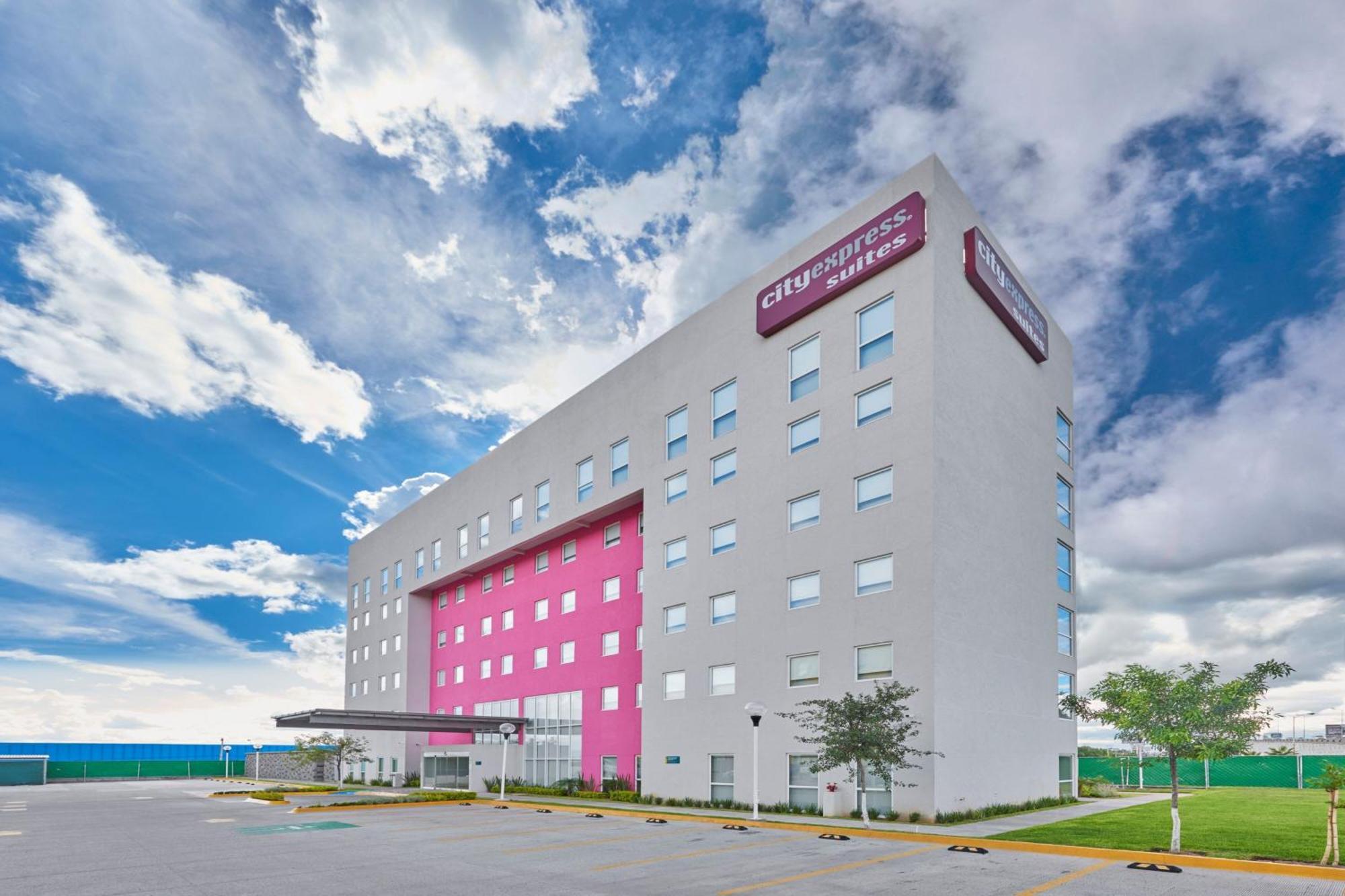 City Express Suites By Marriott Silao Aeropuerto Exterior foto